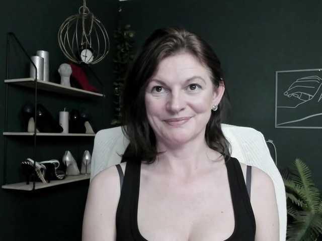 mrsVivian live cam on BongaCams