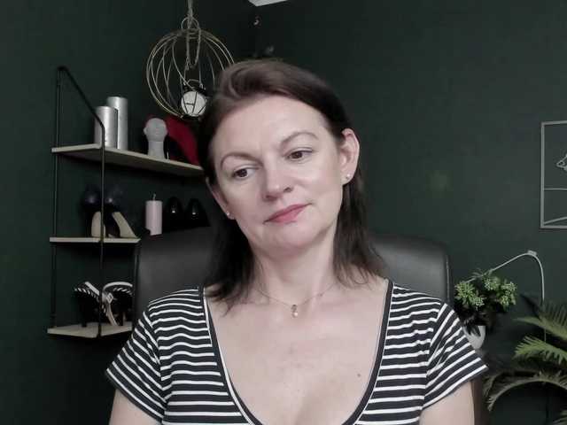 le modèle mrsVivian est en webcam porno dans un show sur le site bongacams, il possède les tags suivants: White/Caucasian,Brunette,Shaved