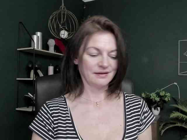 mrsVivian webcam