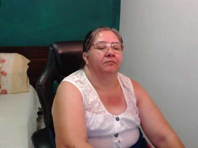 scarlett-dubois live cam on BongaCams