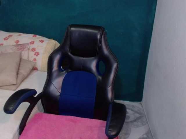 scarlett-dubois's BongaCams show and profile