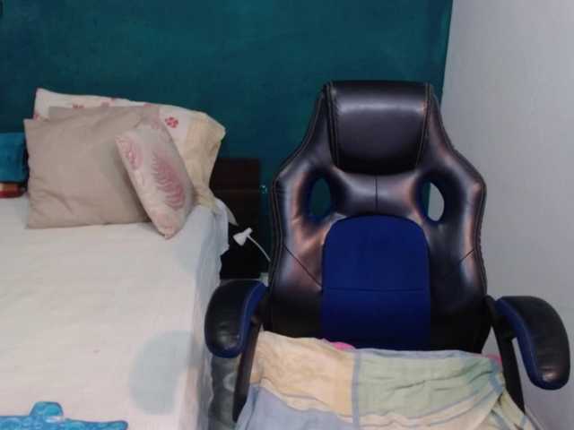 scarlett-dubois's BongaCams show and profile