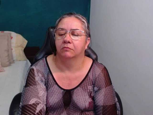 scarlett-dubois's BongaCams show and profile