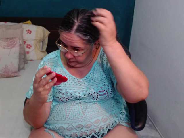 le modèle scarlett-dubois est en webcam porno dans un show sur le site bongacams, il possède les tags suivants: Latino/Hispanic,Brunette,Hairy