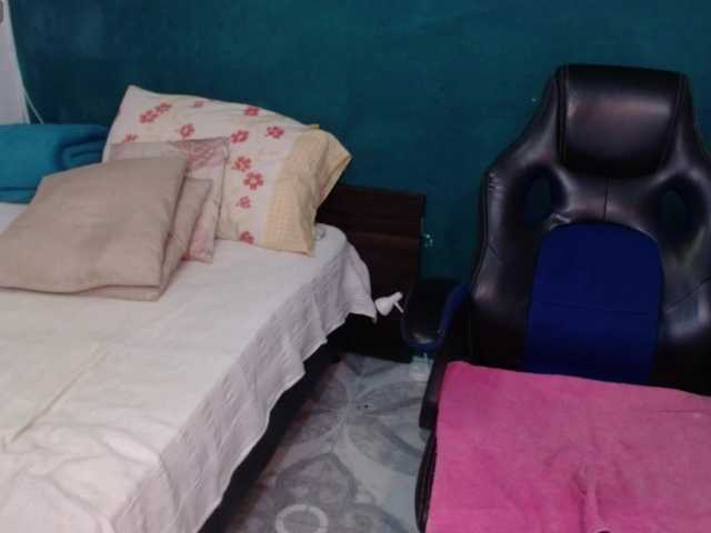 Preview of scarlett-dubois