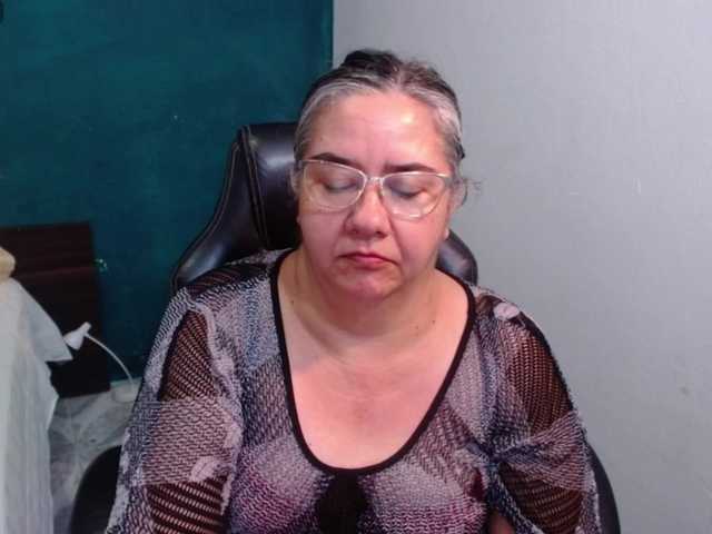 scarlett-dubois's BongaCams show and profile