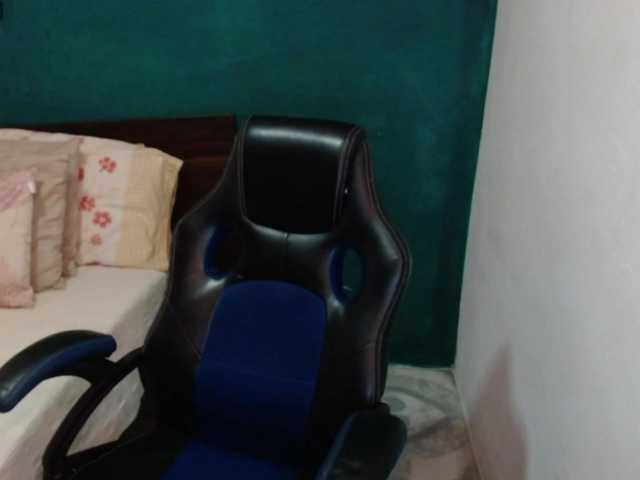 scarlett-dubois live cam on BongaCams