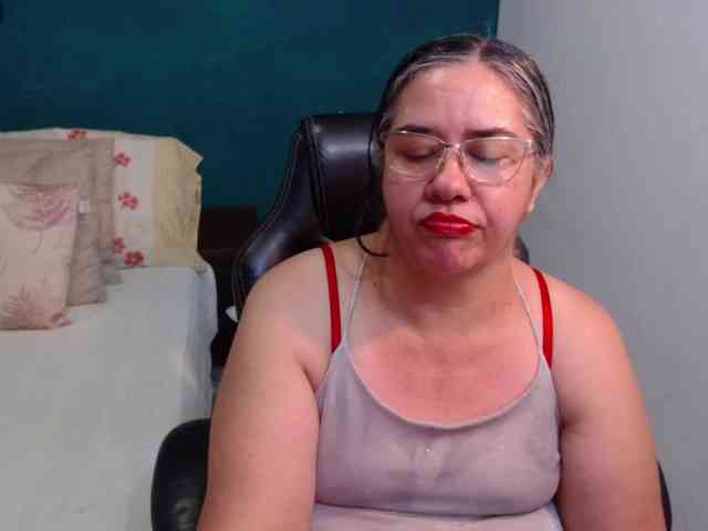 scarlett-dubois webcam