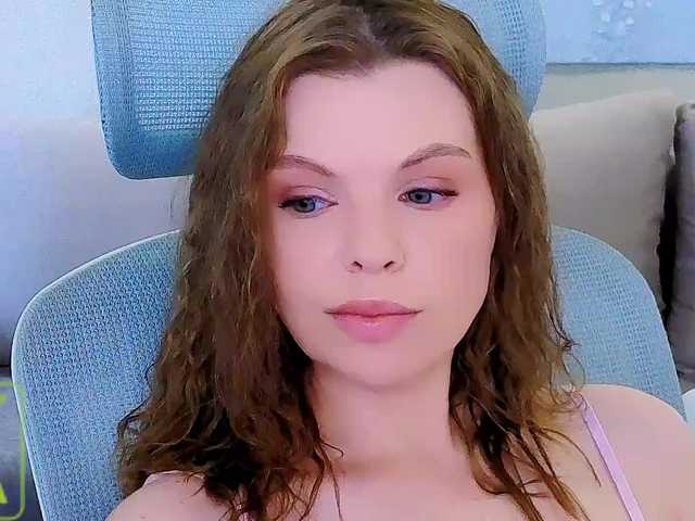 AureliaFly live cam on BongaCams
