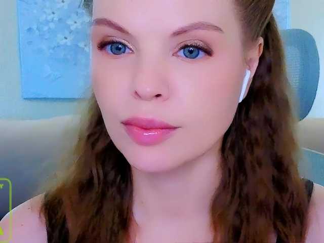 AureliaFly live webcam show