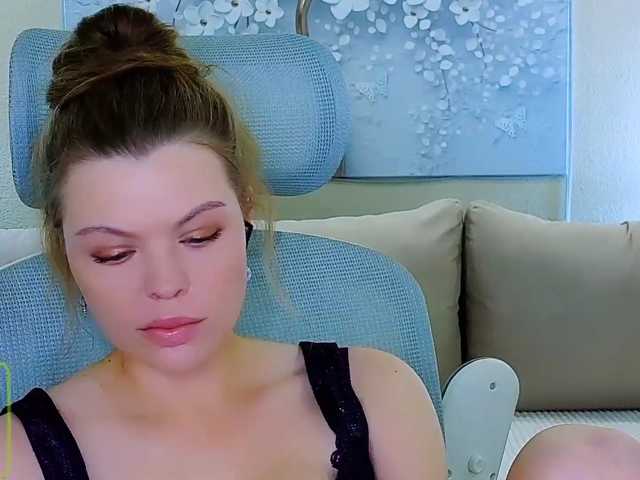 AureliaFly live cam on BongaCams