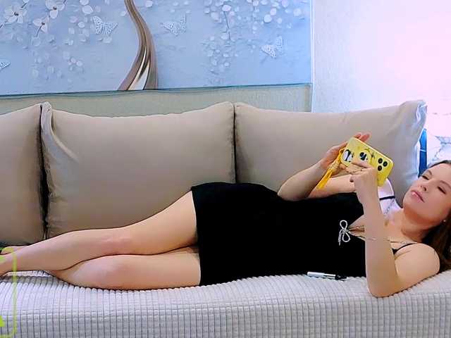 AureliaFly live cam on BongaCams