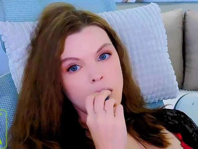 AureliaFly live cam on BongaCams