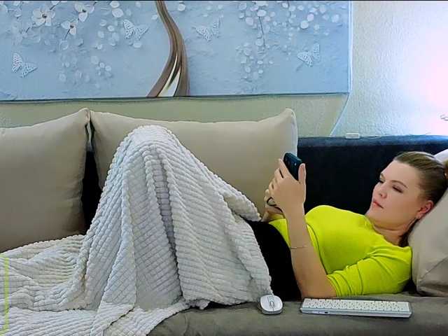 AureliaFly live cam on BongaCams