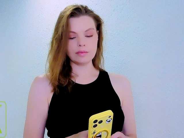 AureliaFly live cam on BongaCams