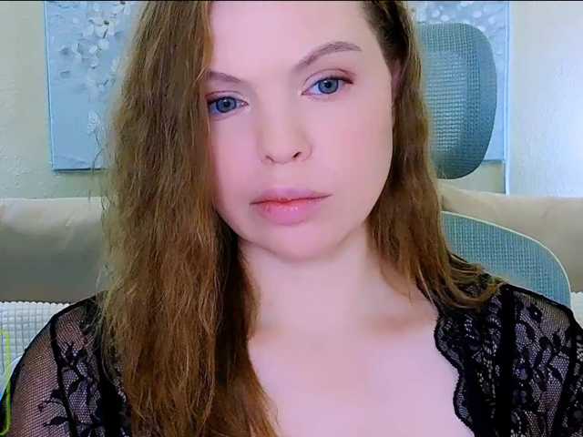 AureliaFly live cam on BongaCams