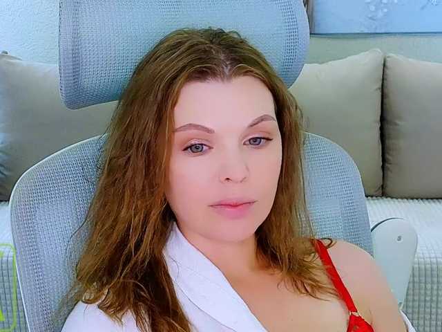 AureliaFly live cam on BongaCams