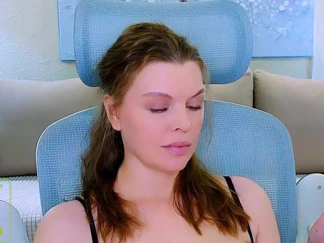 AureliaFly live cam on BongaCams