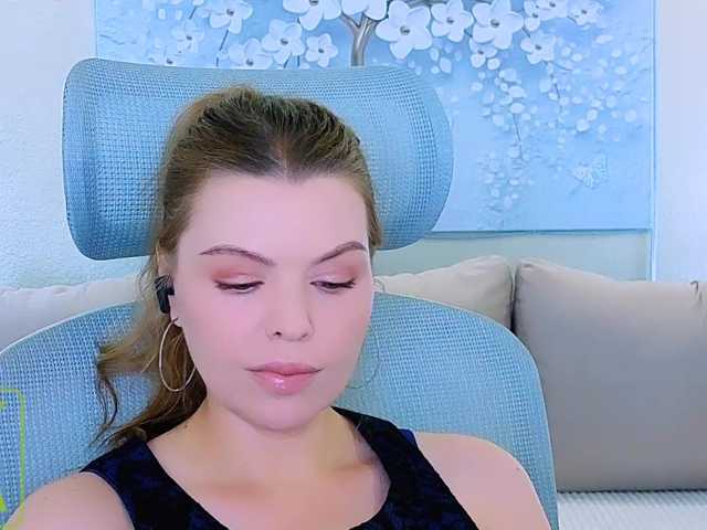 AureliaFly live cam on BongaCams