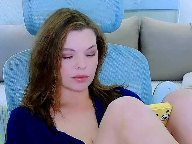 AureliaFly live cam on BongaCams
