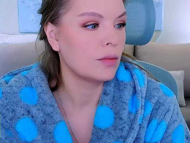 AureliaFly's BongaCams show and profile