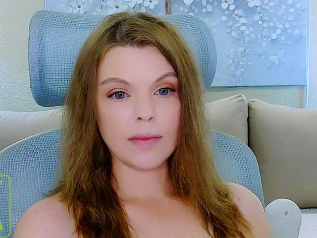 AureliaFly live cam on BongaCams