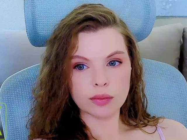 AureliaFly live cam on BongaCams