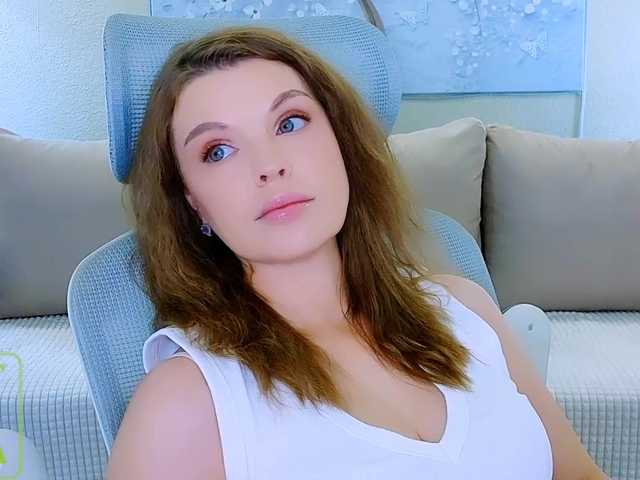 AureliaFly live cam on BongaCams
