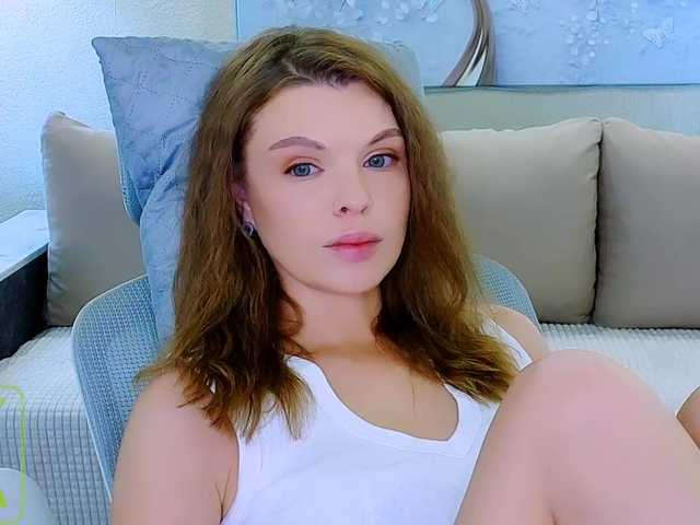 AureliaFly live cam on BongaCams