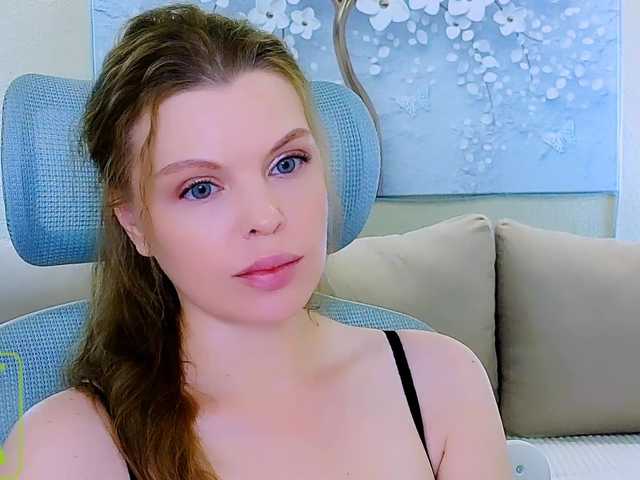 AureliaFly live cam on BongaCams