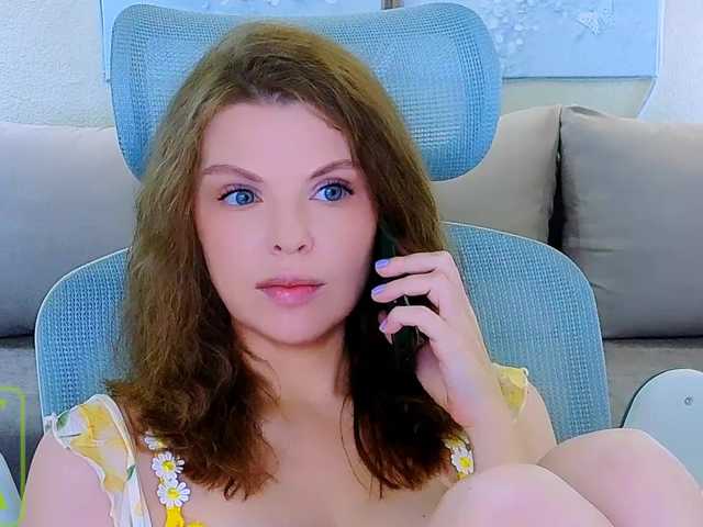 AureliaFly live cam on BongaCams