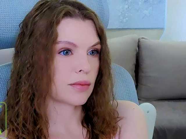AureliaFly live cam on BongaCams