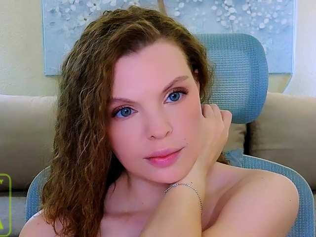 AureliaFly live cam on BongaCams