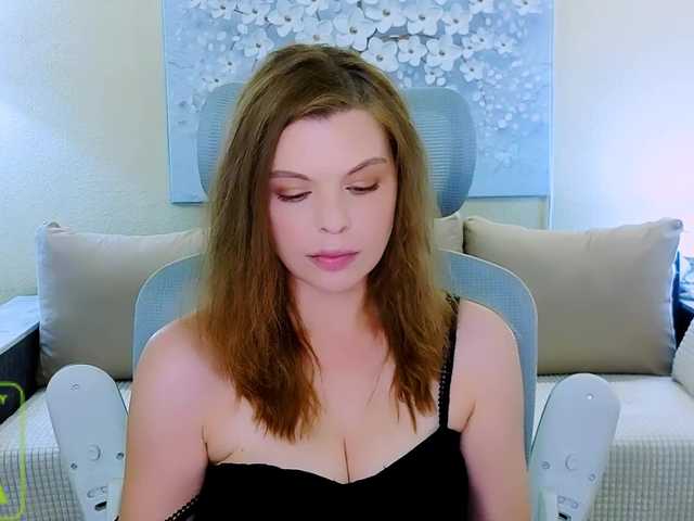 AureliaFly live cam on BongaCams