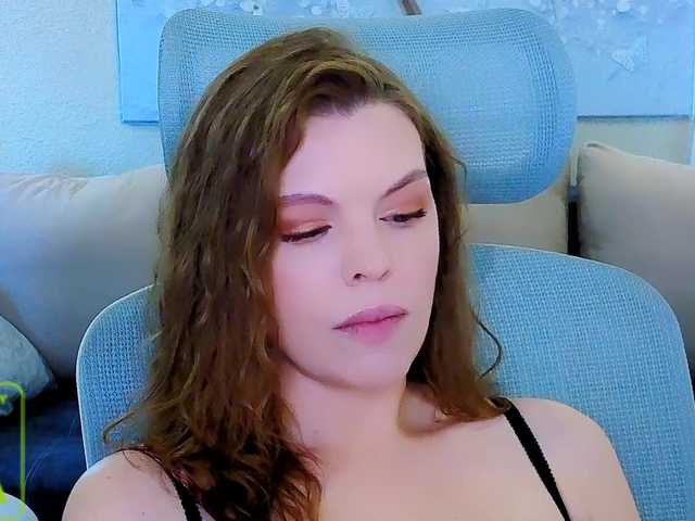 AureliaFly live webcam show