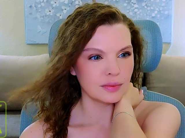 AureliaFly live cam on BongaCams