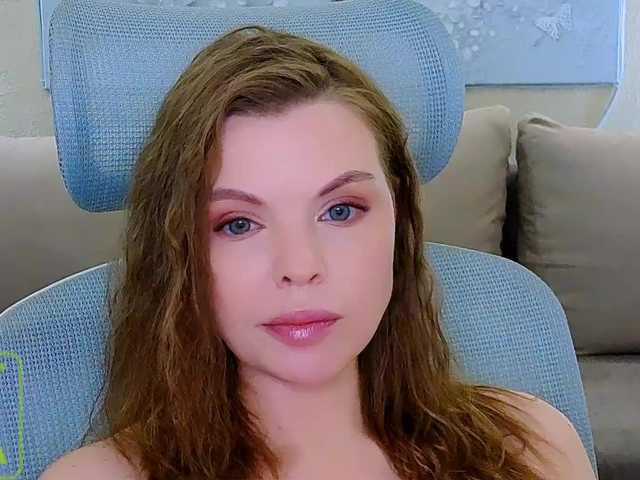 AureliaFly live cam on BongaCams