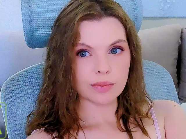 AureliaFly live cam on BongaCams