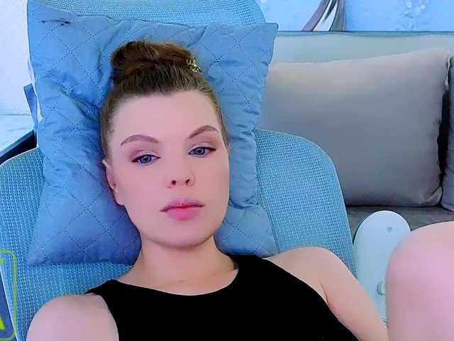 AureliaFly live cam on BongaCams