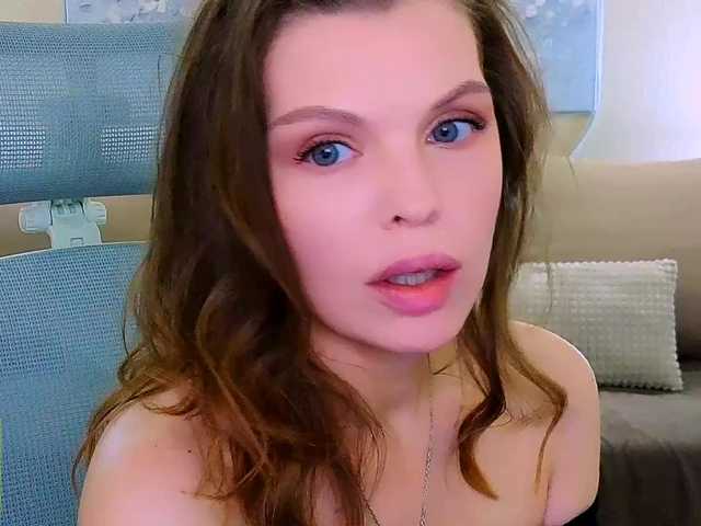 AureliaFly's BongaCams show and profile