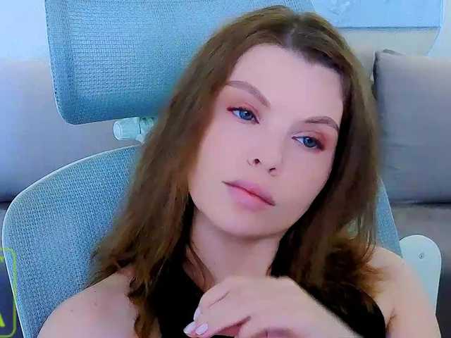 AureliaFly live cam on BongaCams