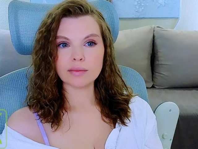 AureliaFly live cam on BongaCams