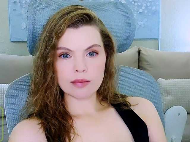 AureliaFly live cam on BongaCams