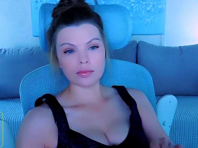 le modèle Sopphia est en webcam porno dans un show sur le site bongacams, il possède les tags suivants: White/Caucasian,Brunette,Shaved