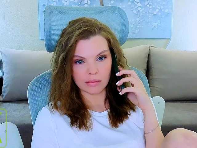 AureliaFly live cam on BongaCams