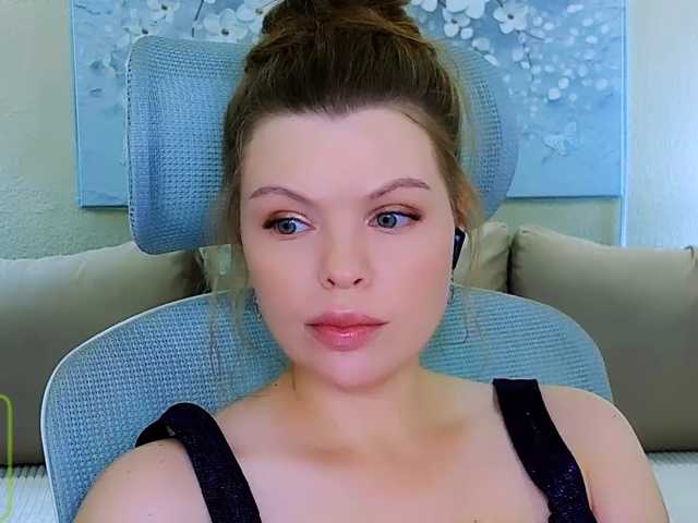 AureliaFly live cam on BongaCams