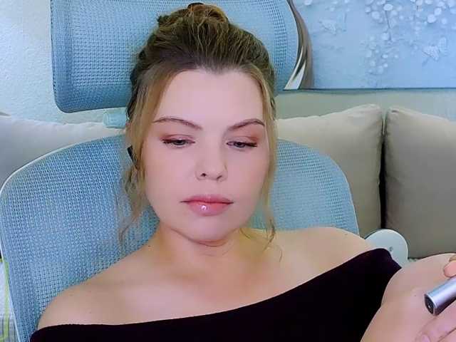 AureliaFly live cam on BongaCams