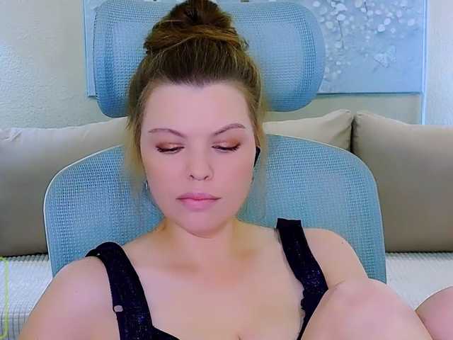 le modèle Sopphia est en webcam porno dans un show sur le site bongacams, il possède les tags suivants: White/Caucasian,Brunette,Shaved