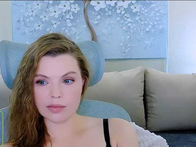 AureliaFly, en directo ahora en BongaCams