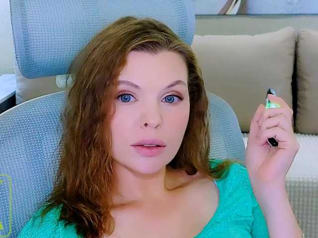 AureliaFly live cam on BongaCams